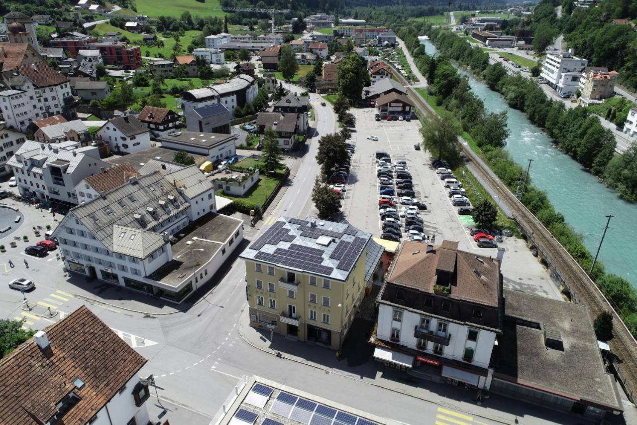 Hotel Raetia Ilanz/Glion Bagian luar foto