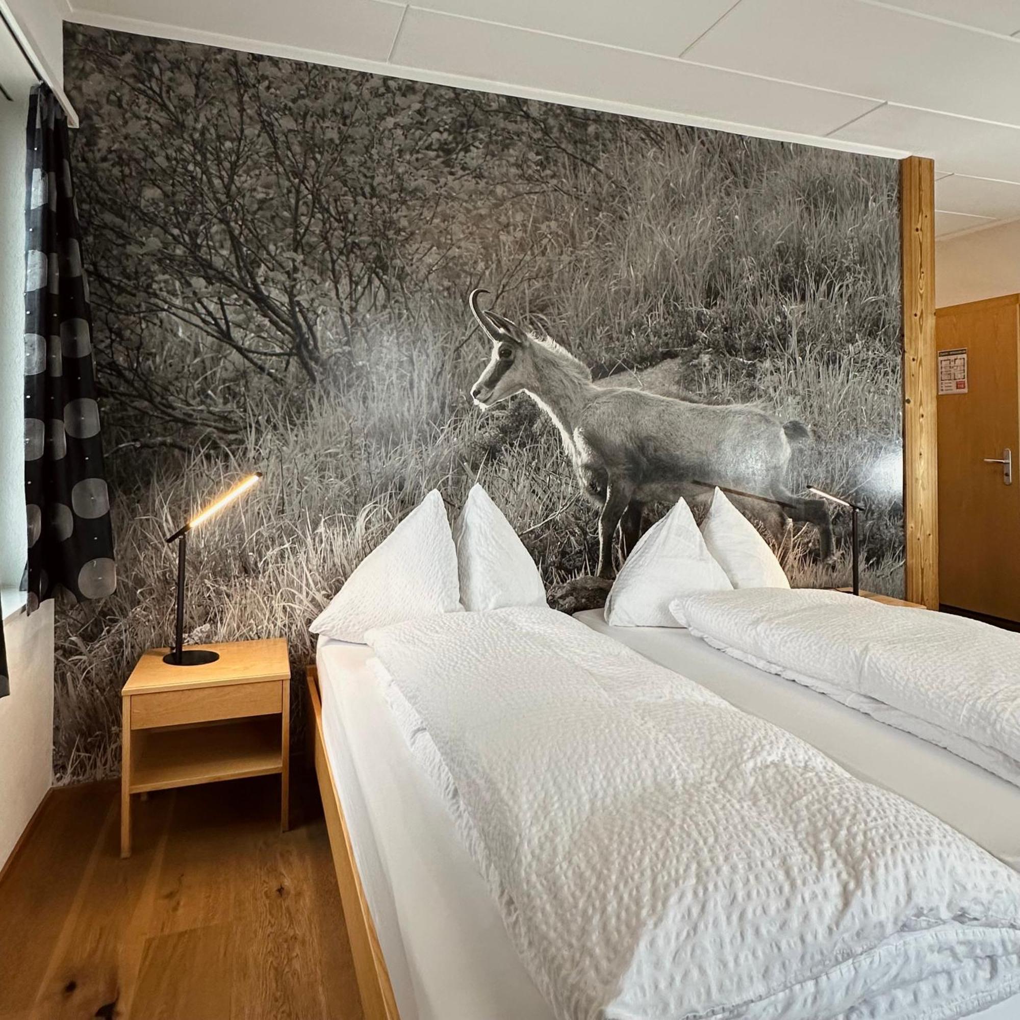 Hotel Raetia Ilanz/Glion Bagian luar foto