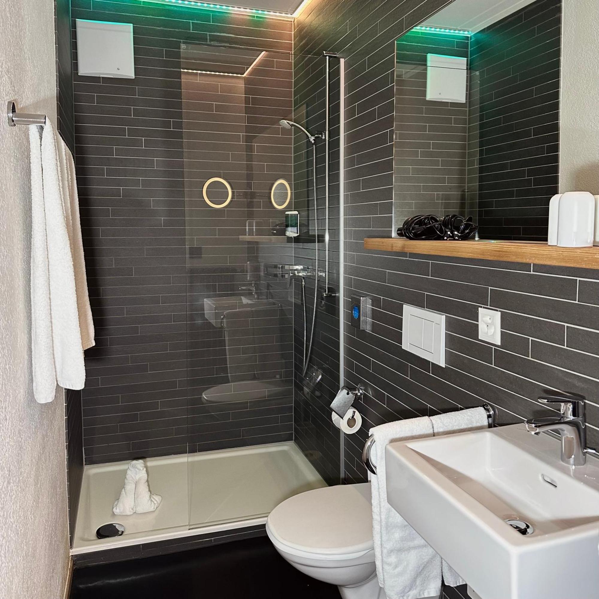 Hotel Raetia Ilanz/Glion Bagian luar foto