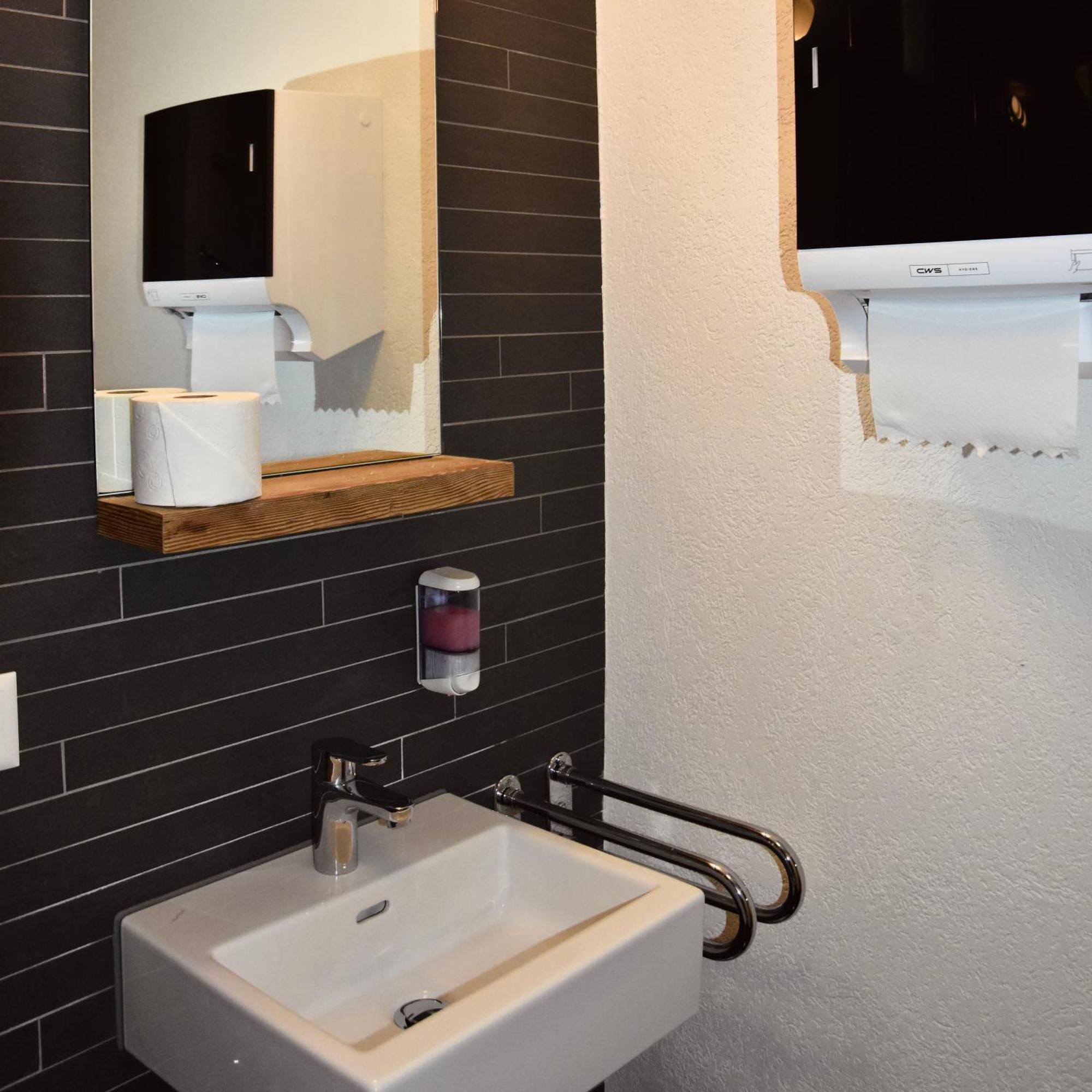 Hotel Raetia Ilanz/Glion Bagian luar foto